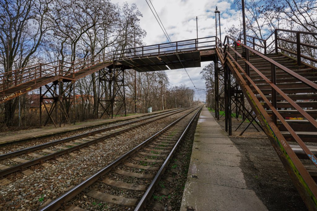 Tady vznikne nový park s cyklostezkou s názvem Drážní promenáda. 